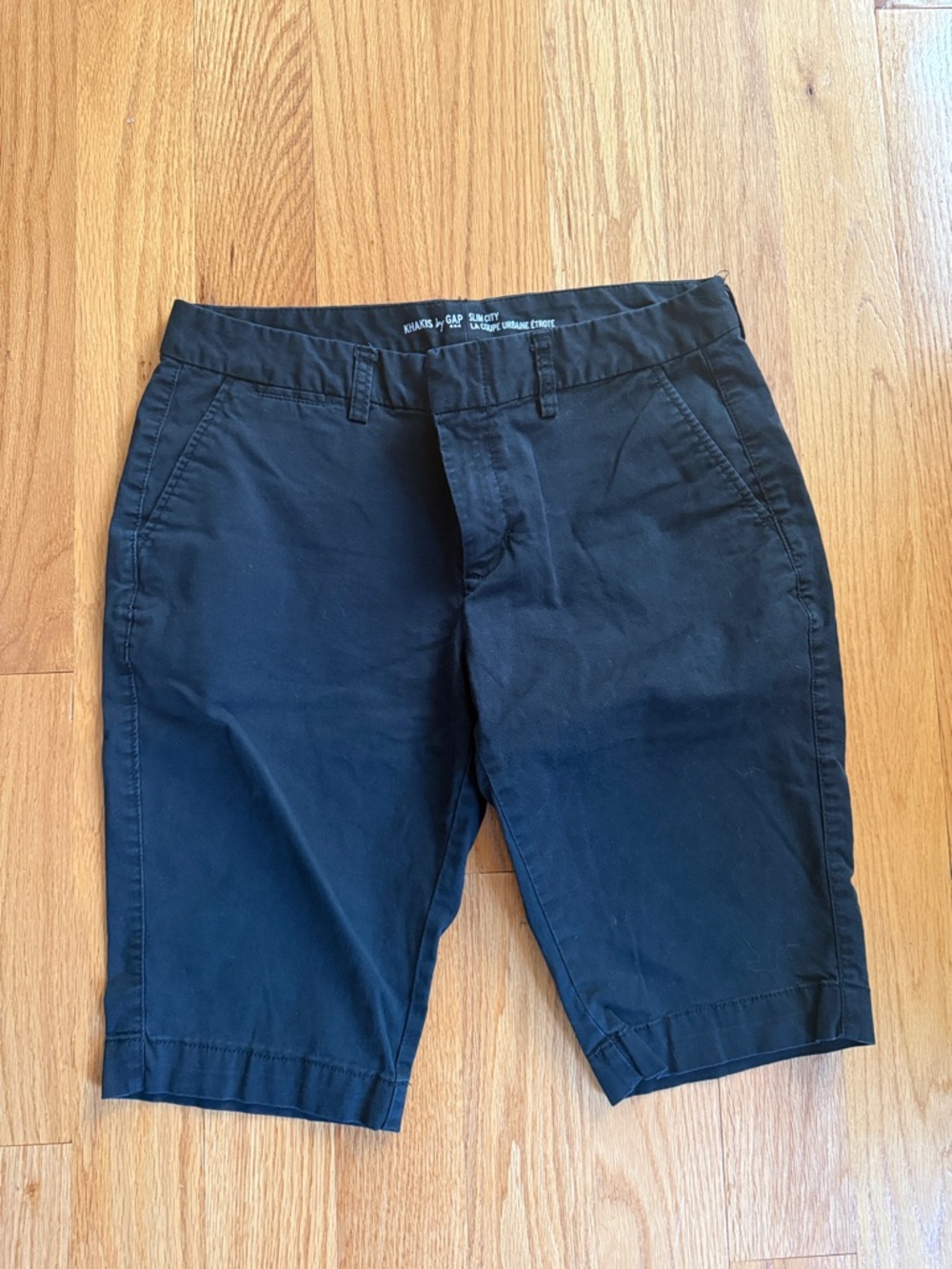 GAP Men's Black Flat Front Chino Shorts